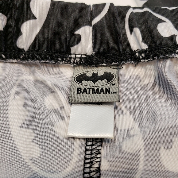 2/$20 Batman Leggings - Picture 4 of 7